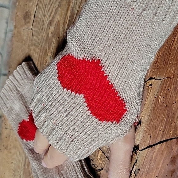 SWEETHEART FINGERLESS GLOVES - Picture 7 of 7